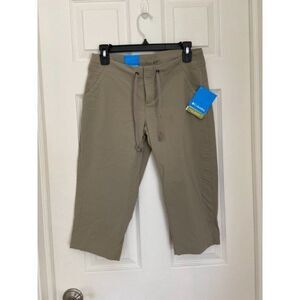 New with tags Columbia Women’s Anytime Outdoor™ Capri (Size 4)